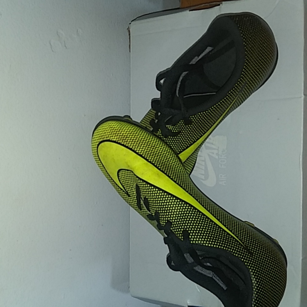 Soccer shoes & shin guards